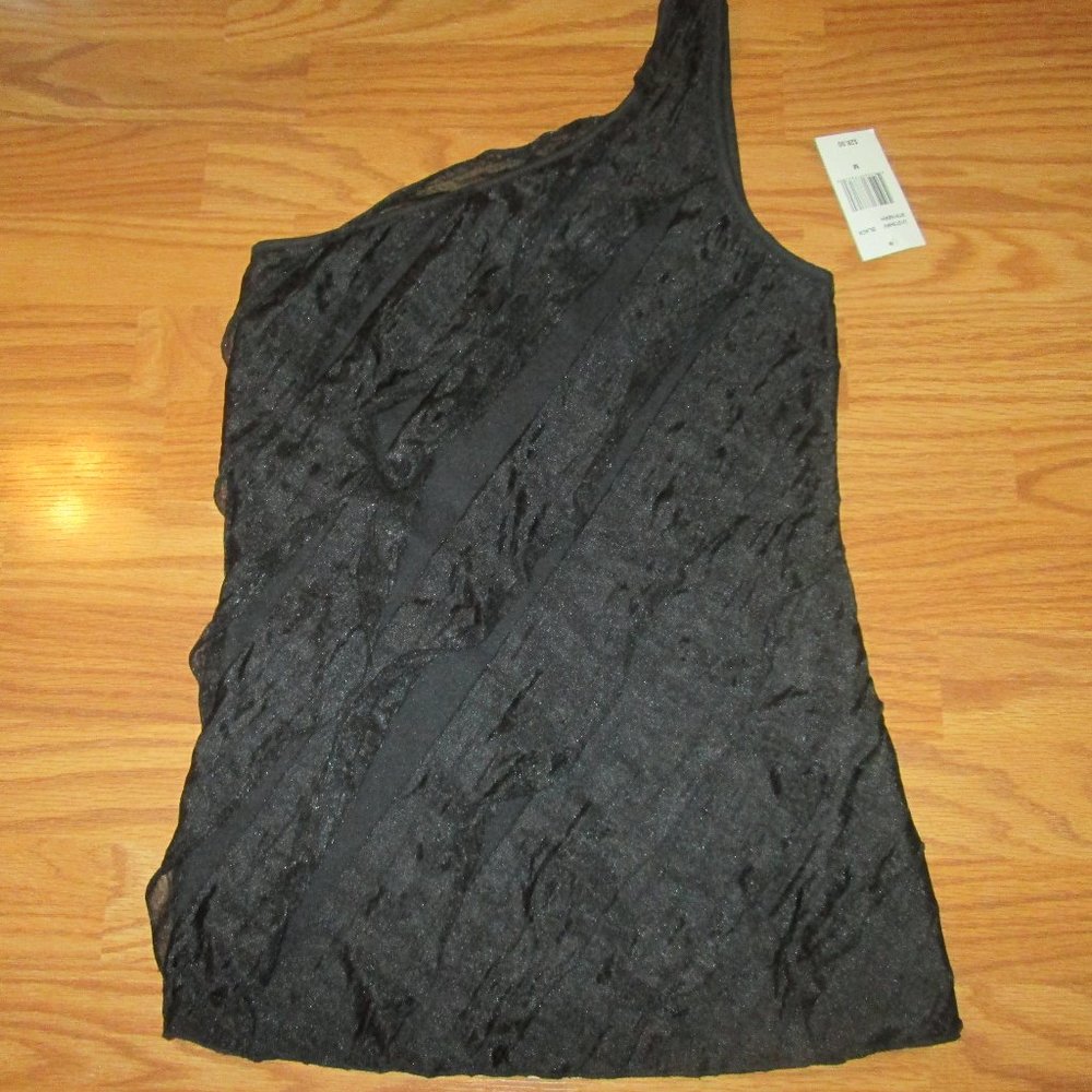 5/$25 Love on a Hanger Size M one shoulder black ruffled top NWT